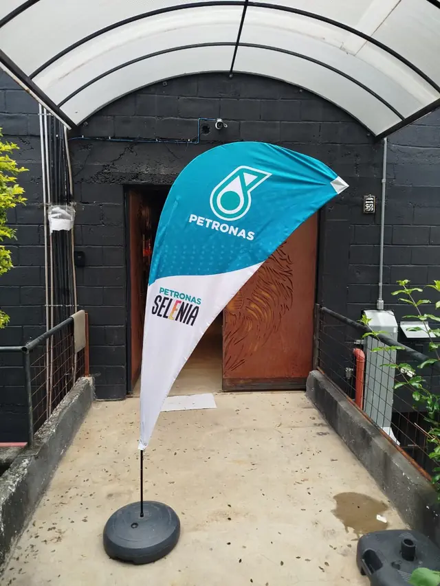 Windbanner FlagMax instalado em cliente, foto 4